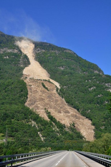 Desprendimiento de rocas en Preonzo Suiza_01