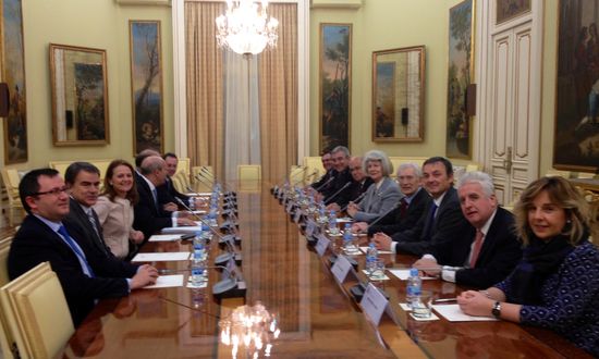 Curioso, el único que no mira a la cámara es el Ministro... La “Comisión de Expertos para la Reforma del Sistema Universitario Español” también alerta del problema de la homologación de los títulos pre-Bolonia