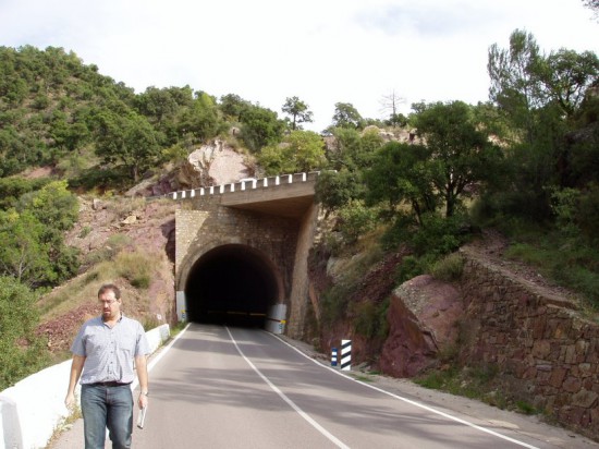 lazo carretero en túnel de la CV-223 entre Aín y Eslida, en Castellón - Boquilla inferior lazo carretero en túnel de la CV-223 entre Aín y Eslida, en Castellón - Boquilla inferior